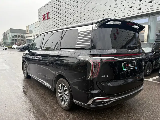 Hongqi HQ9 PHEV — Фото автомобиля 3