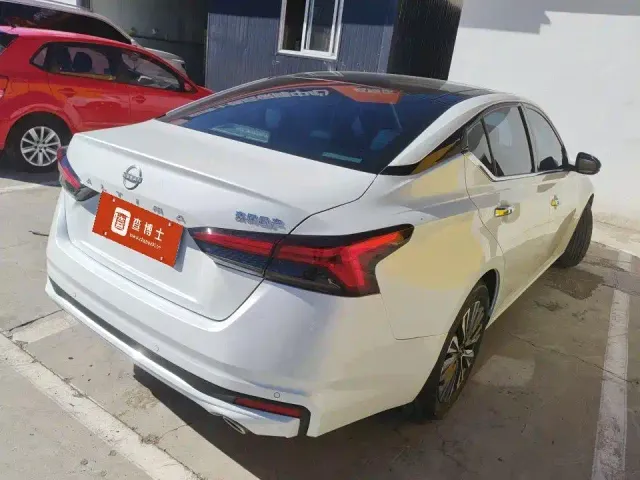 Nissan Teana — Фото автомобиля 3