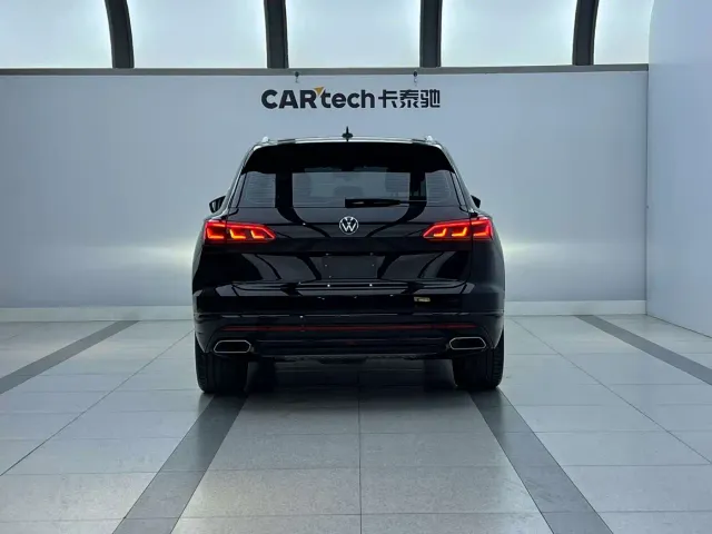 Volkswagen Touareg — Фото автомобиля 6