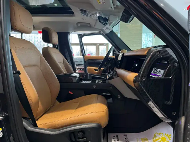 Land Rover Defender — Фото автомобиля 9