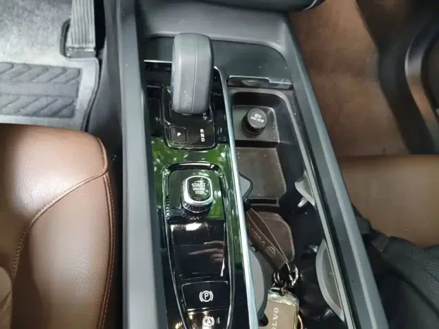 Volvo XC60 — Фото автомобиля 13