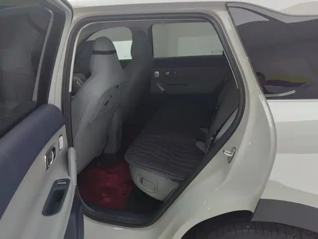 Leapmotor A10 — Фото автомобиля 11