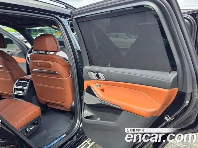 BMW X7 — Фото автомобиля 12