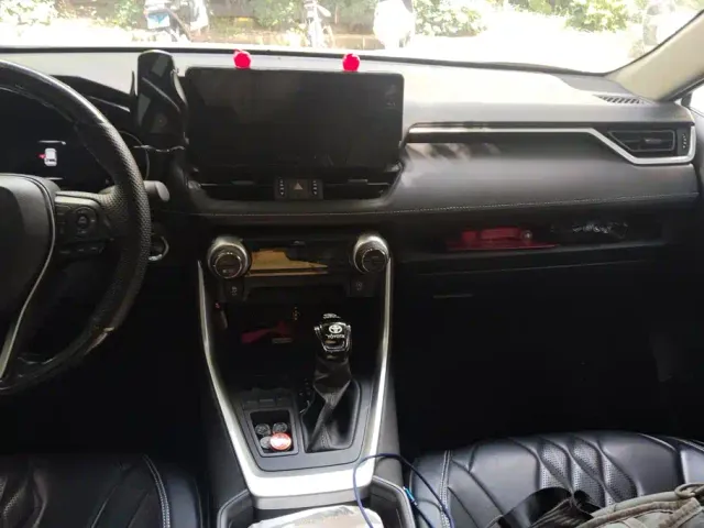 Toyota RAV4 — Фото автомобиля 13