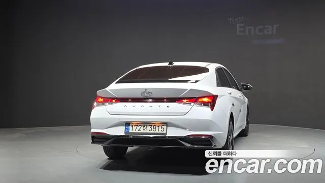 Hyundai Avante — Фото автомобиля 4
