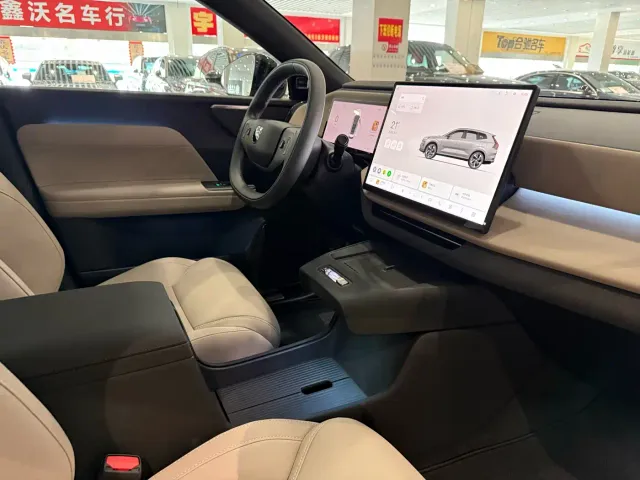 Volvo XC70 Plug-in Hybrid — Фото автомобиля 8