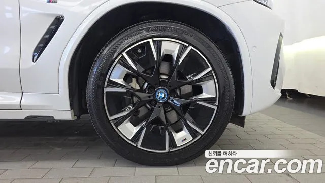 BMW iX3 G08 (2020–2024) — Фото автомобиля 6