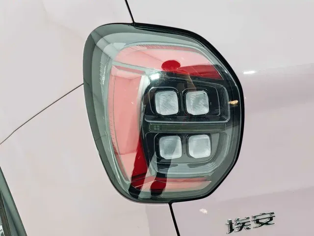 GAC Aion UT — Фото автомобиля 11