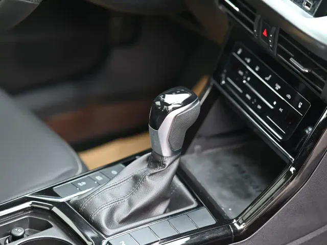 Volkswagen Passat — Фото автомобиля 10