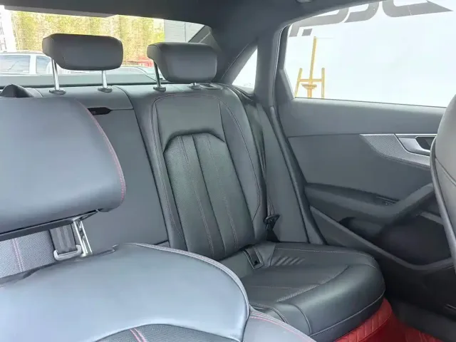Audi A4L — Фото автомобиля 19