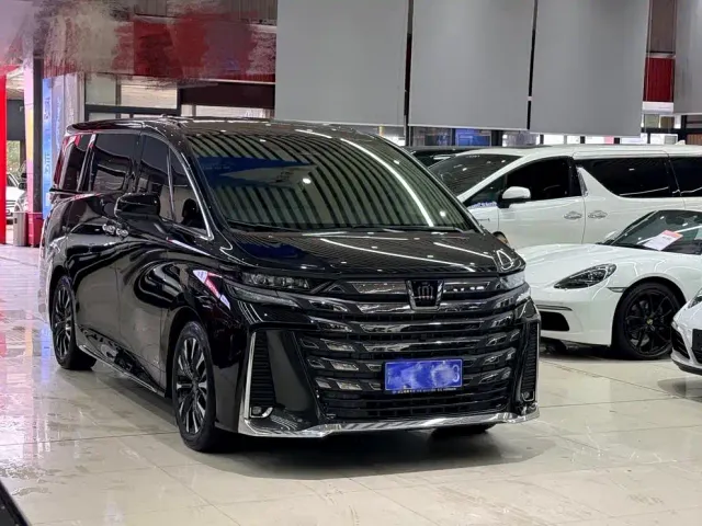 Toyota Vellfire — Фото автомобиля 2