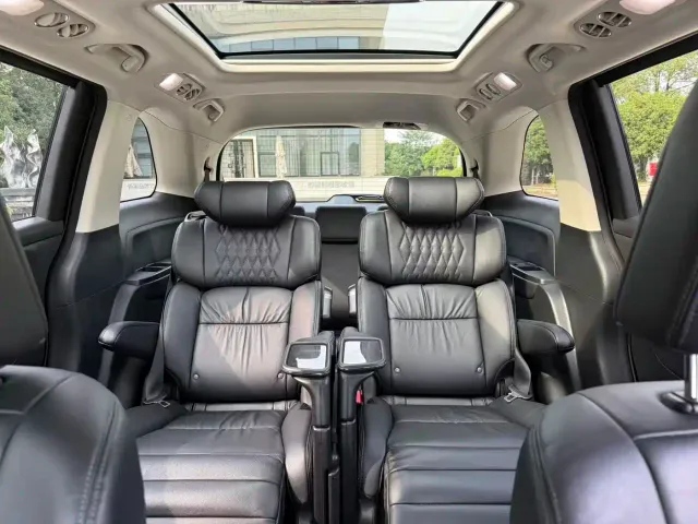 Honda Elysion — Фото автомобиля 10