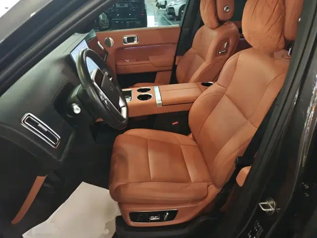 Li Auto L9 — Фото автомобиля 14