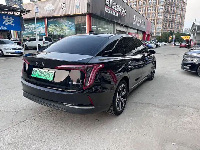 Hongqi E-QM5 — Фото автомобиля 15