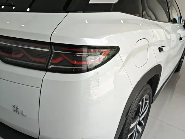 BYD Song L DM-i — Фото автомобиля 23