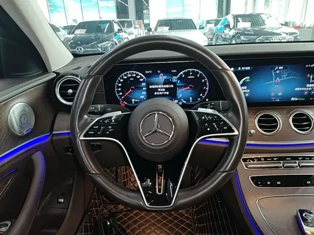 Mercedes-Benz E-Class — Фото автомобиля 10