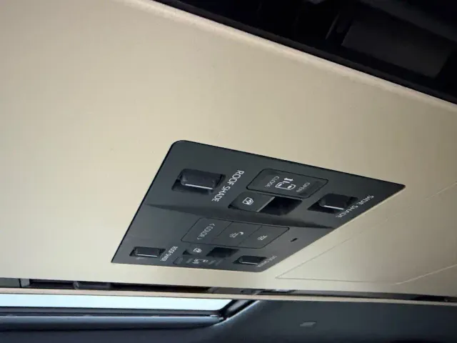 Toyota Vellfire — Фото автомобиля 15