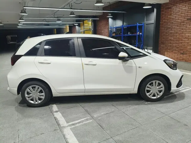 Honda Fit — Фото автомобиля 5