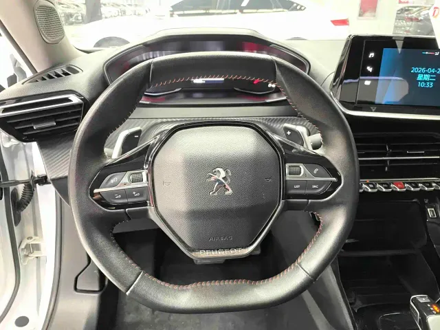 Peugeot 2008 — Фото автомобиля 8
