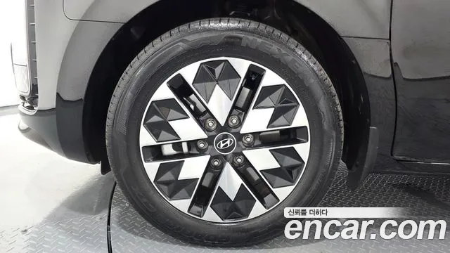 Hyundai Staria Staria 4WD Lounge 9 мест — Фото автомобиля 5