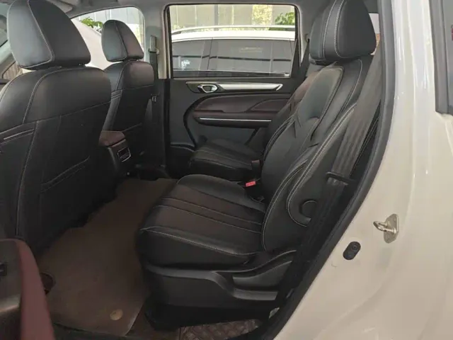 GAC Trumpchi M6 — Фото автомобиля 16