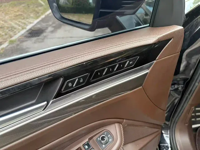 Volkswagen Phideon — Фото автомобиля 10