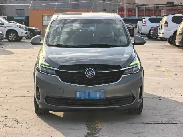 Buick GL8 — Фото автомобиля 2