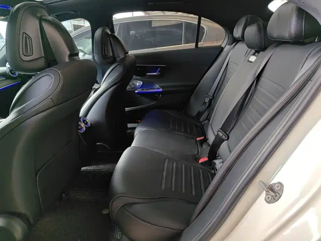 Mercedes-Benz C-Class — Фото автомобиля 16