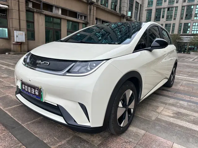 Фотография автомобиля — BYD Dolphin