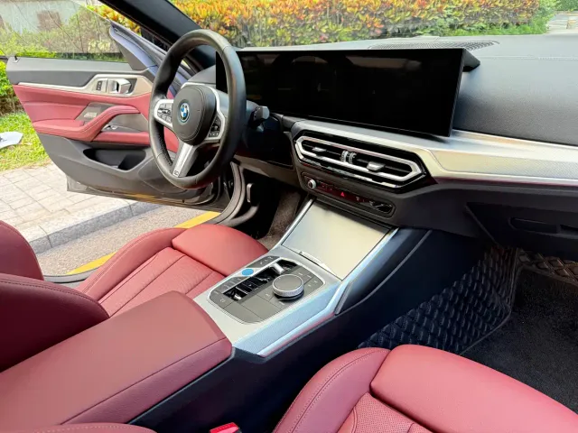 BMW i4 — Фото автомобиля 10