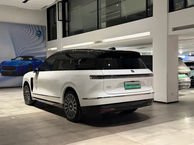 Nio ES8 — Фото автомобиля 7