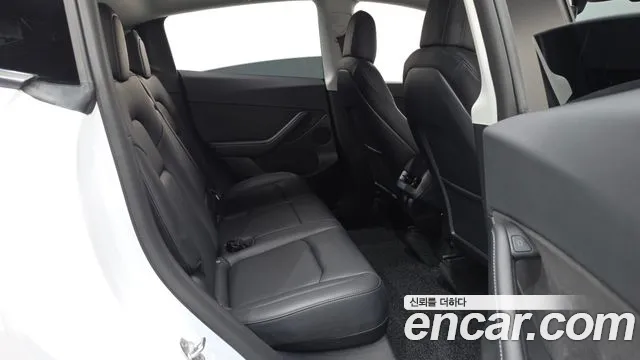 Tesla Model Y — Фото автомобиля 10