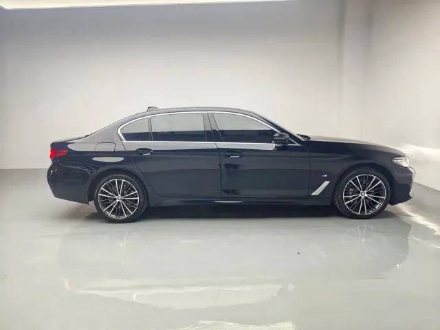 BMW 5 Series — Фото автомобиля 4
