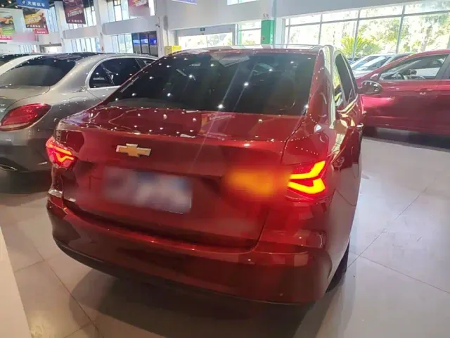 Chevrolet Monza — Фото автомобиля 5