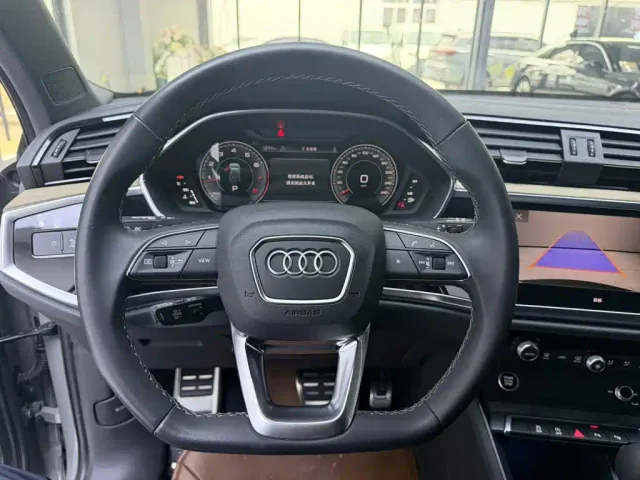 Audi Q3 — Фото автомобиля 15