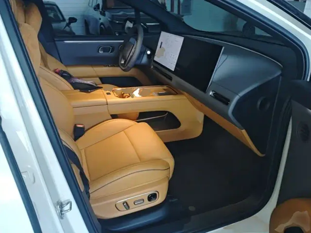 Li Auto i6 — Фото автомобиля 24