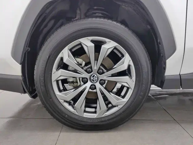 Toyota RAV4 — Фото автомобиля 17