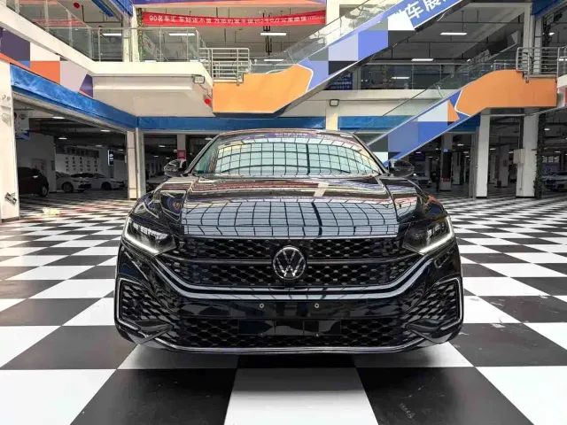 Volkswagen Passat — Фото автомобиля 2
