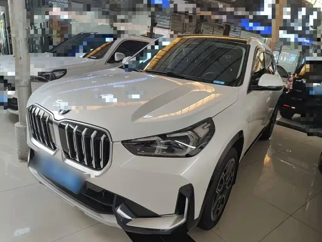 Фотография автомобиля — BMW X1