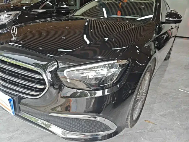 Mercedes-Benz E-Class — Фото автомобиля 23