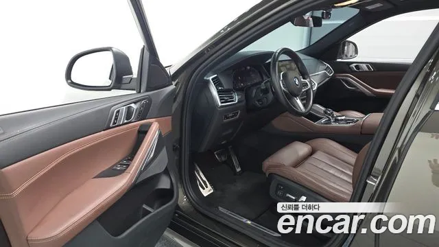 BMW X6 xDrive40i M Sport — Фото автомобиля 10