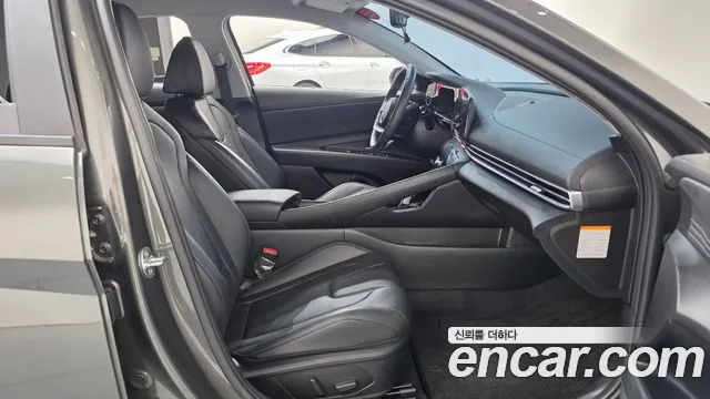 Hyundai Avante CN7 — Фото автомобиля 16
