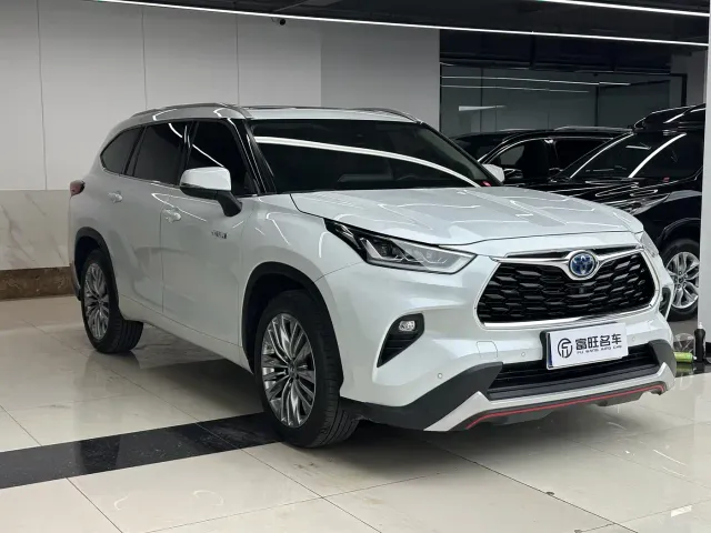 Toyota Highlander — Фото автомобиля 2