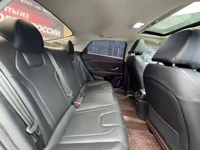 Hyundai Elantra — Фото автомобиля 17