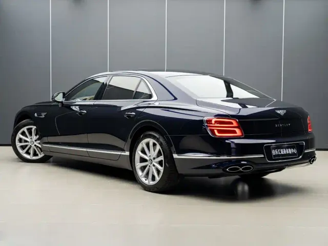 Bentley Flying Spur — Фото автомобиля 5