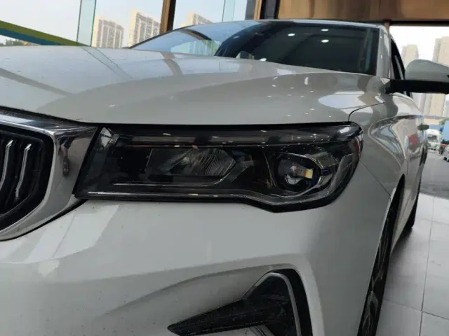 Geely Emgrand — Фото автомобиля 5