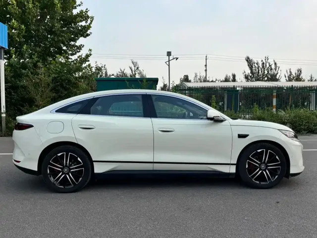 BYD Qin L — Фото автомобиля 7