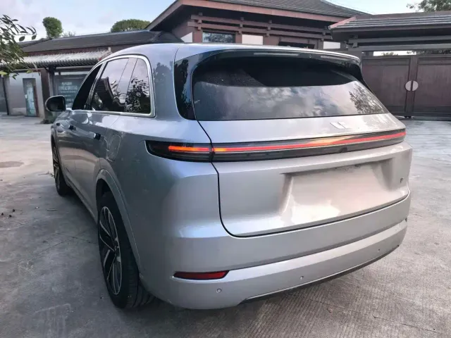Li Auto L7 — Фото автомобиля 4