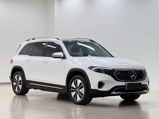 Mercedes-Benz EQB — Фото автомобиля 3