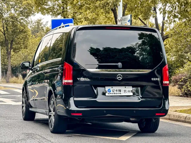 Mercedes-Benz V-Class — Фото автомобиля 29